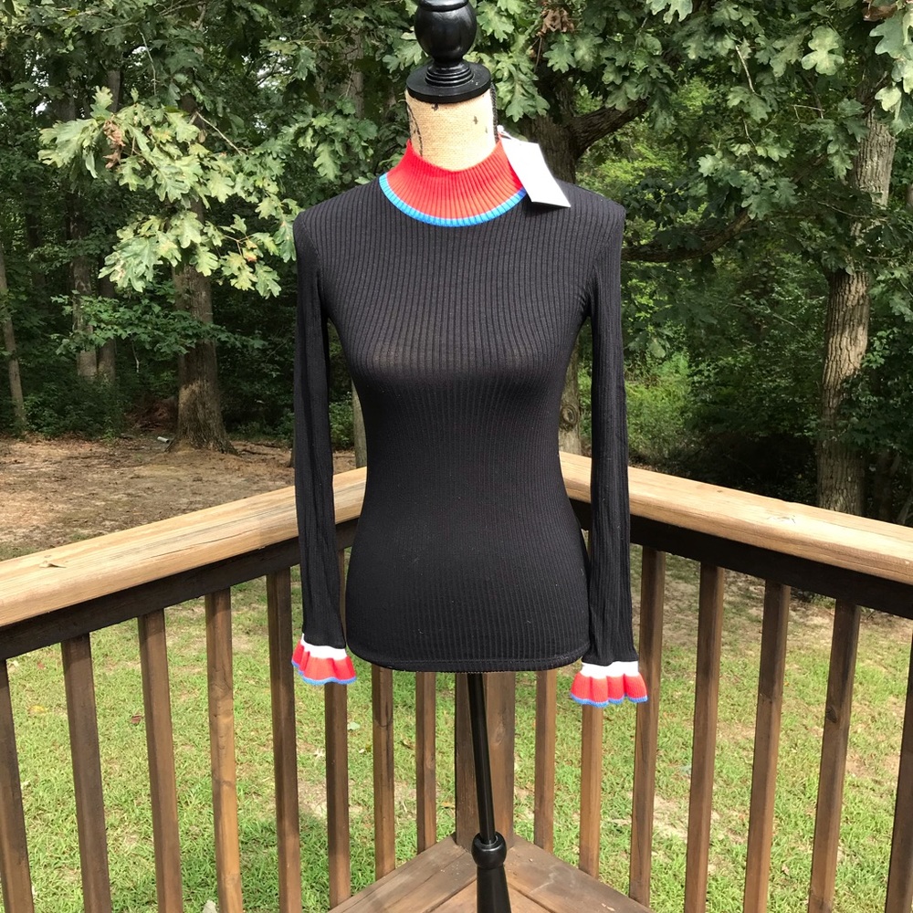 Zara Long Sleeved Light Weight Sweater - Small